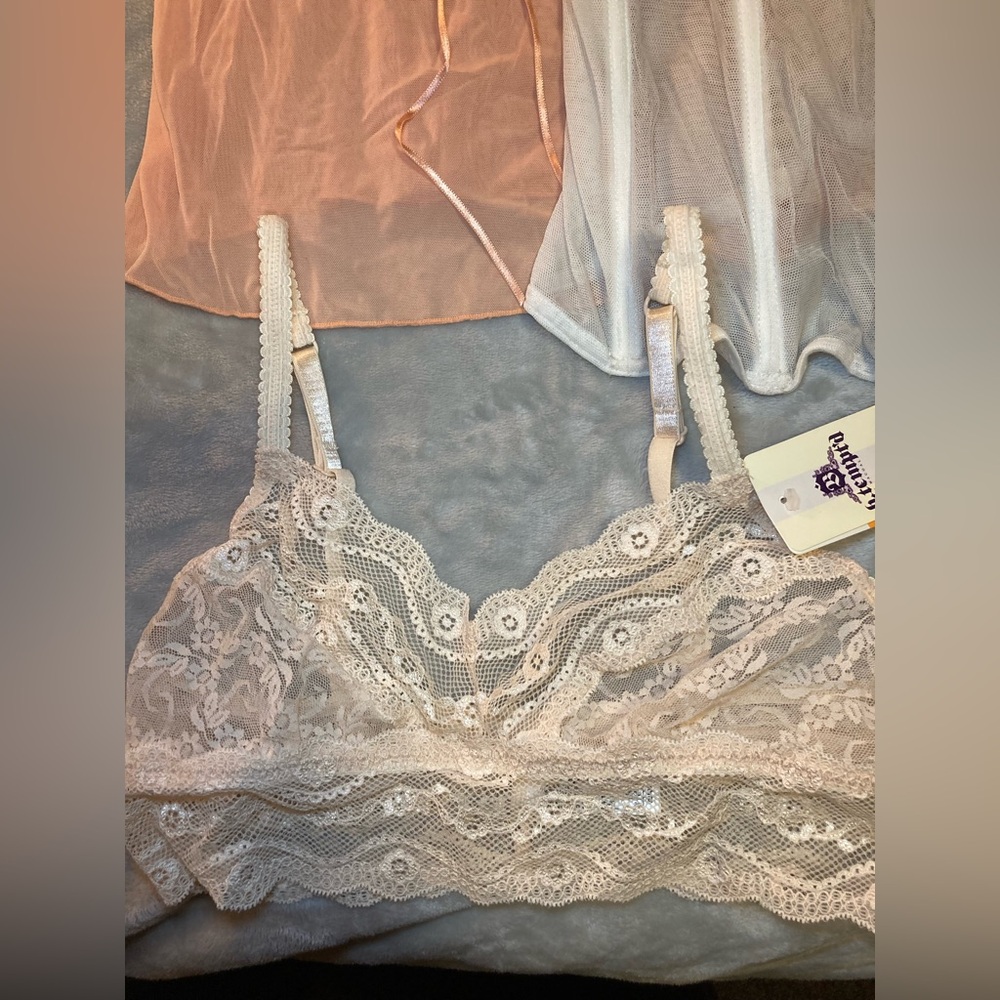 Lace Bra Collection - Peach and Ivory - Picture 4 of 14